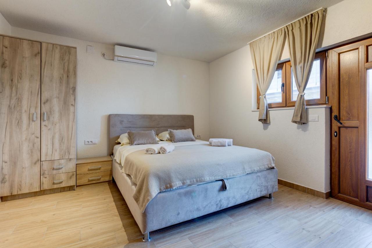 Villa Ilijana Тиват Екстер'єр фото